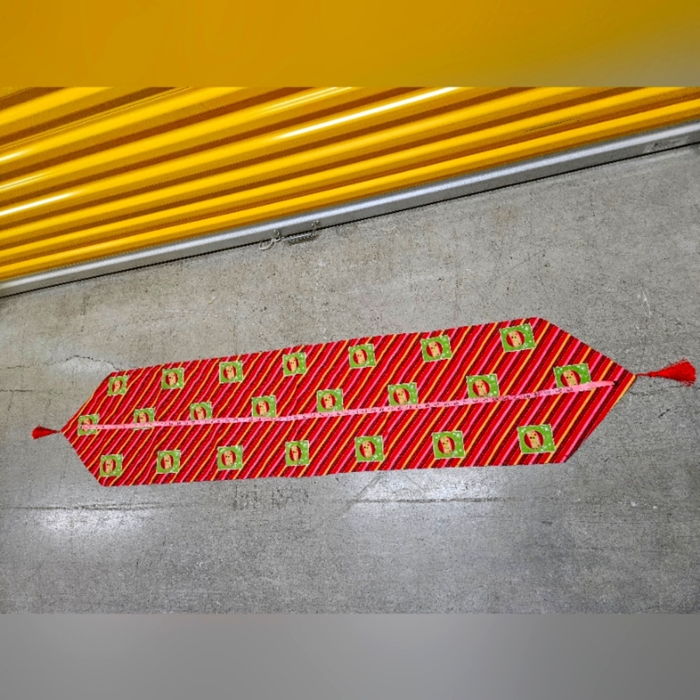 CHRISTMAS TABLE RUNNER‎